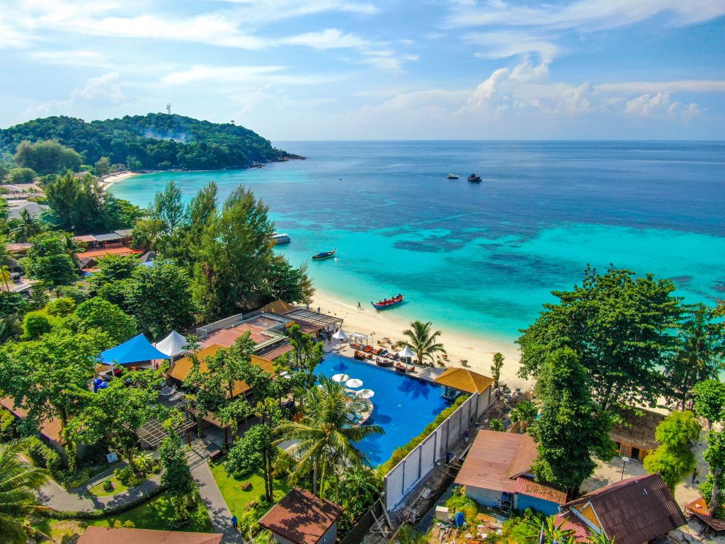 โรงแรม อาคีรา หลีเป๊ะ (Akira Lipe Resort) ที่พักเกาะหลีเป๊ะ