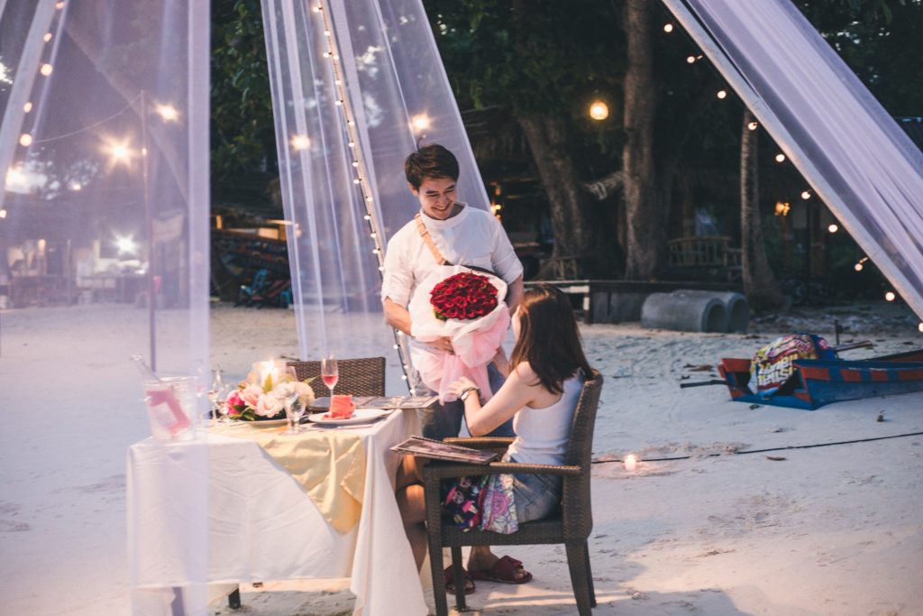 Beach wedding at Akira Lipe