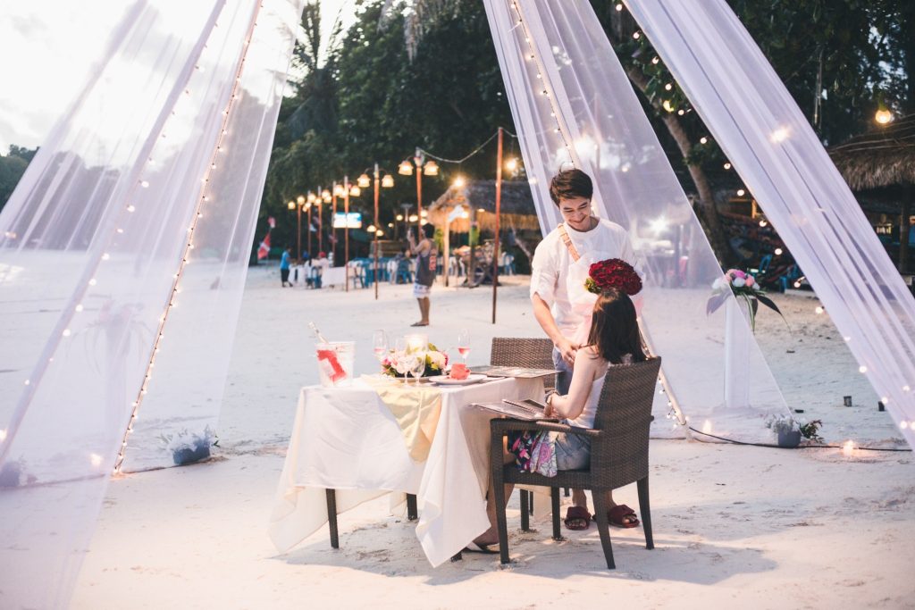 Beach wedding at Akira Lipe