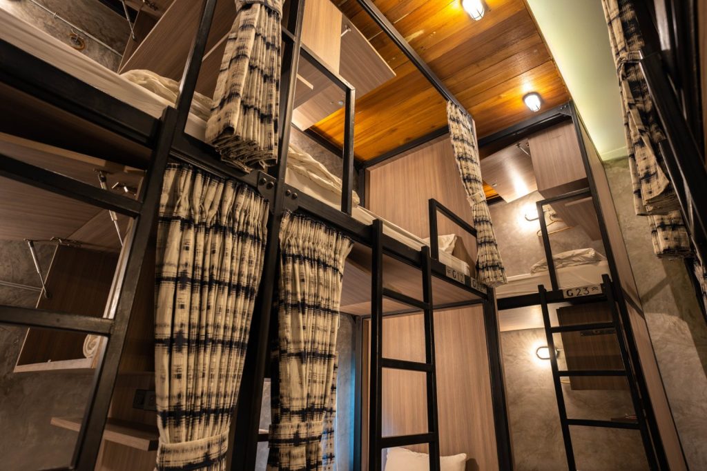 ห้องพักรวมเตียงเดี่ยว 2 ชั้น (Single Bunk Bed Mixed Dorm)