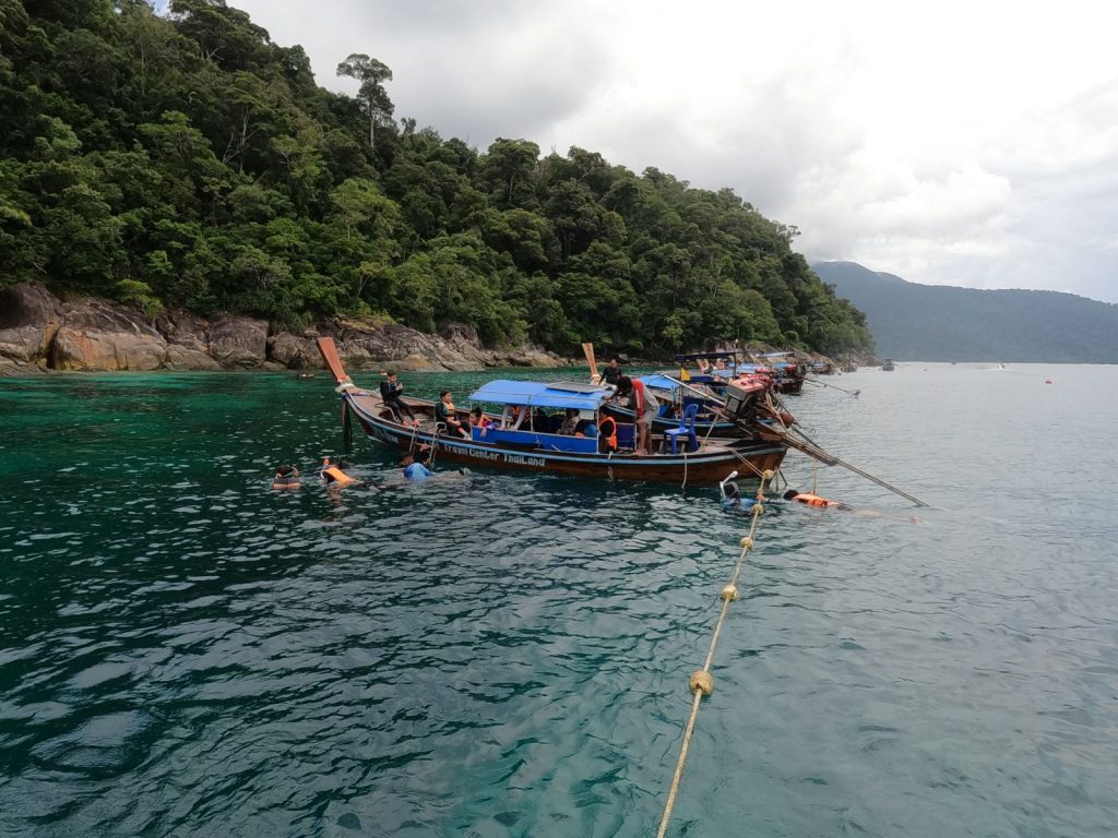 ดำน้ำ หลีเป๊ะ (Snorkeling)