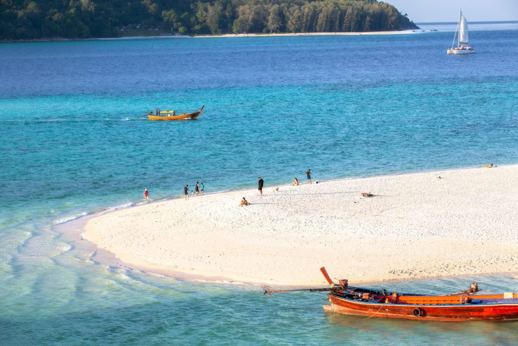 หาดซันเซ็ท (Sunset Beach)